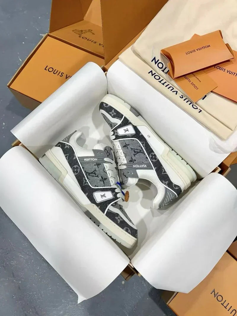 LV *Trainer