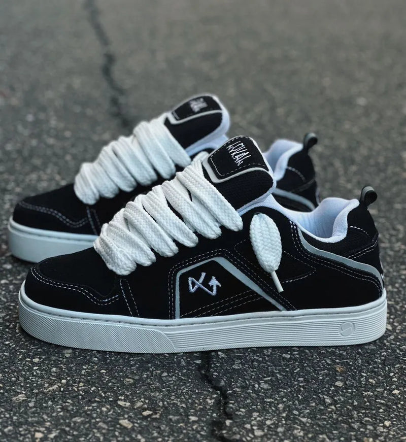 Tesla x Lokal Big Preto/Branco 01